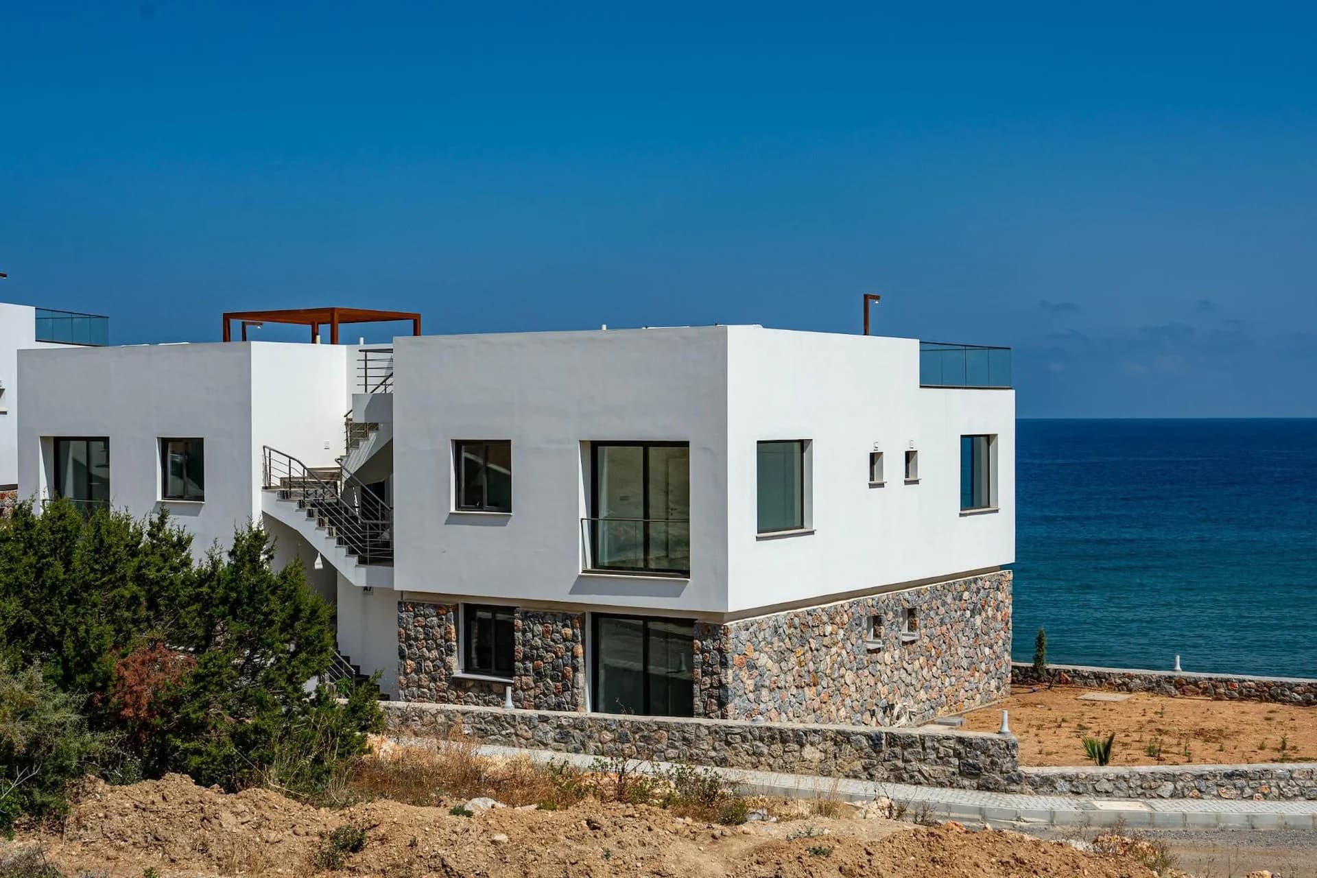 evergreen-2-exterior-10