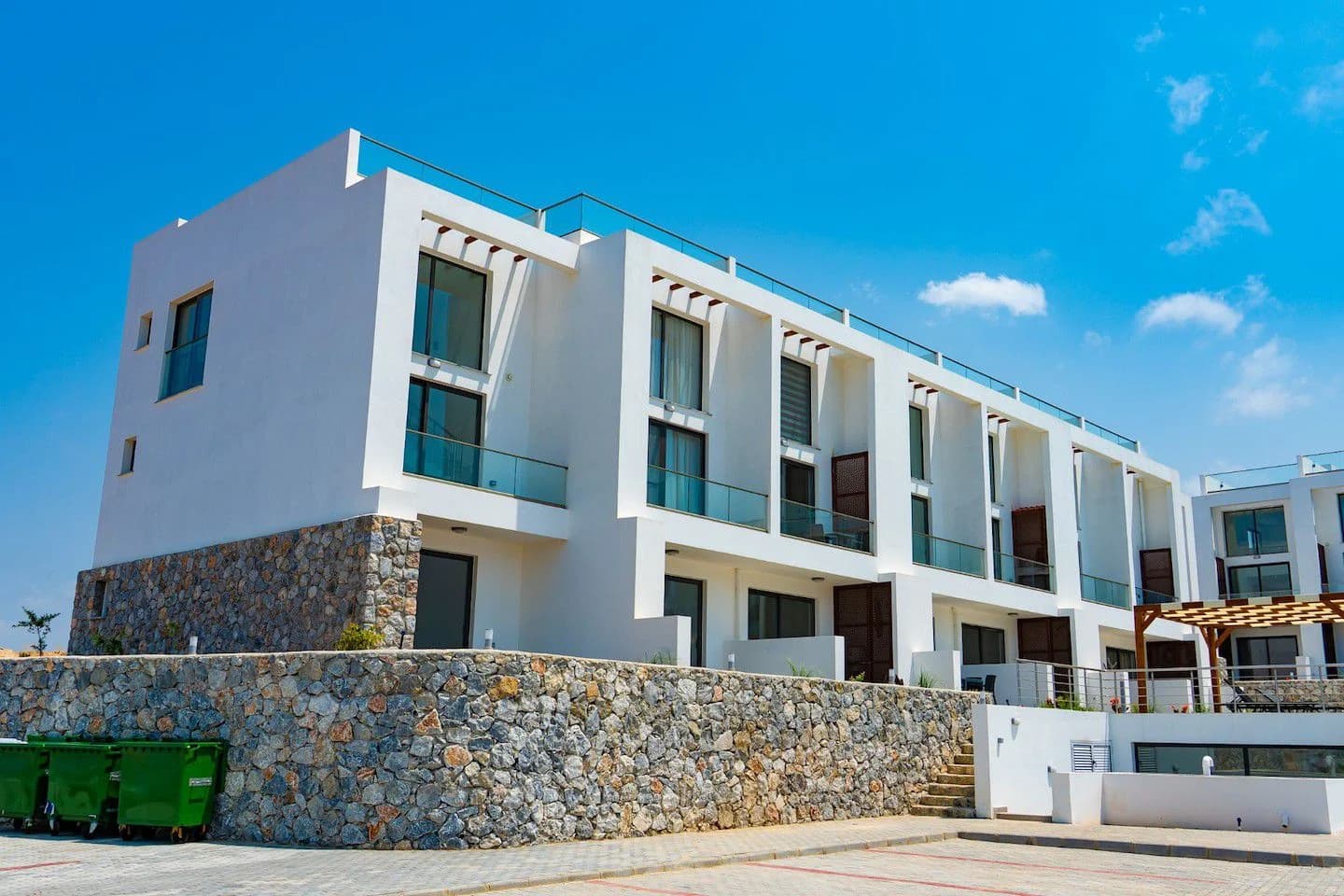 evergreen-3-exterior-11