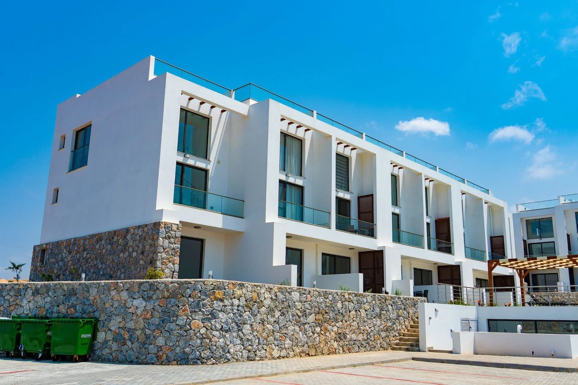 evergreen-3-exterior-11