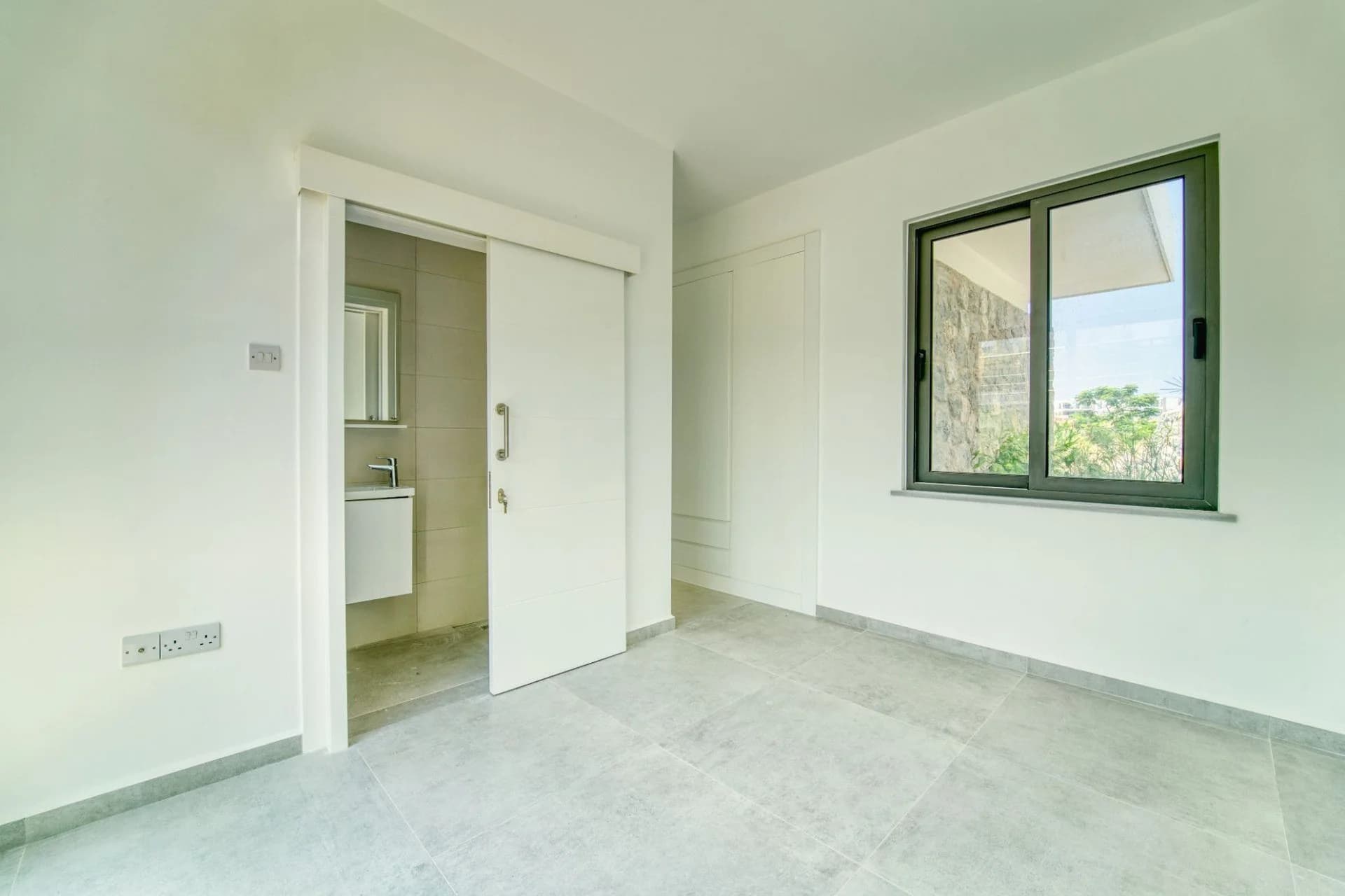 evergreen-448-interior-13